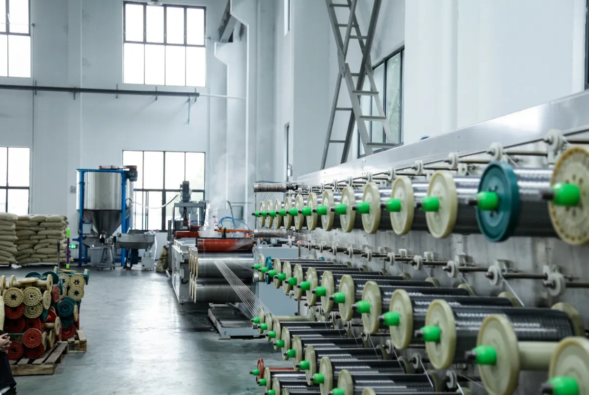 Monofilament yarn extrusion and winding line